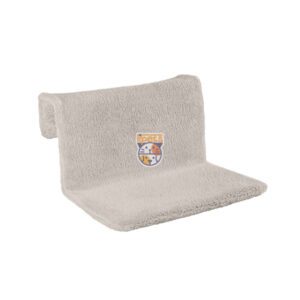 جای خواب رو شوفاژی گربه پابلو